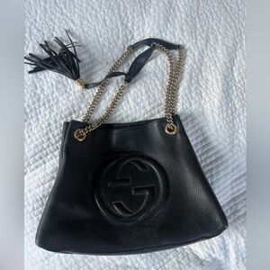 Gucci Black Pebbled Leather Shoulder Bag with Gold Chain